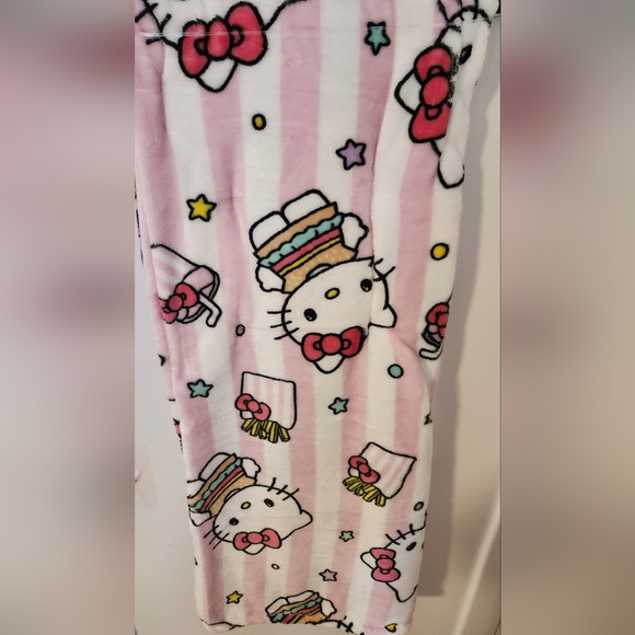 Hello Kitty with fries and stars Throw Blanket NWT - Picture 3 of 4